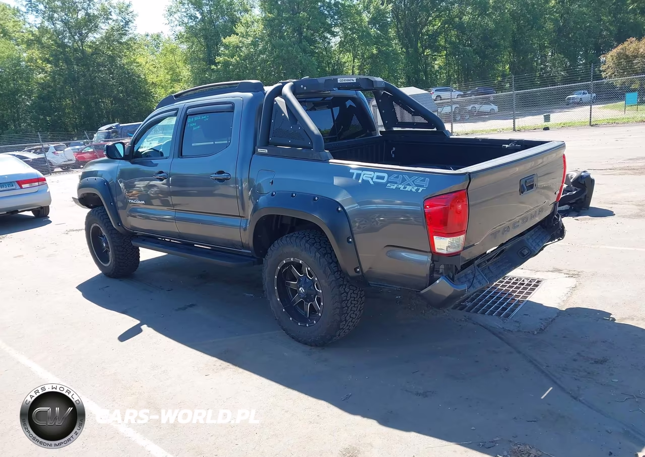 2017 Toyota Tacoma Trd Sport VIN:3TMCZ5AN2HM044469 - 3