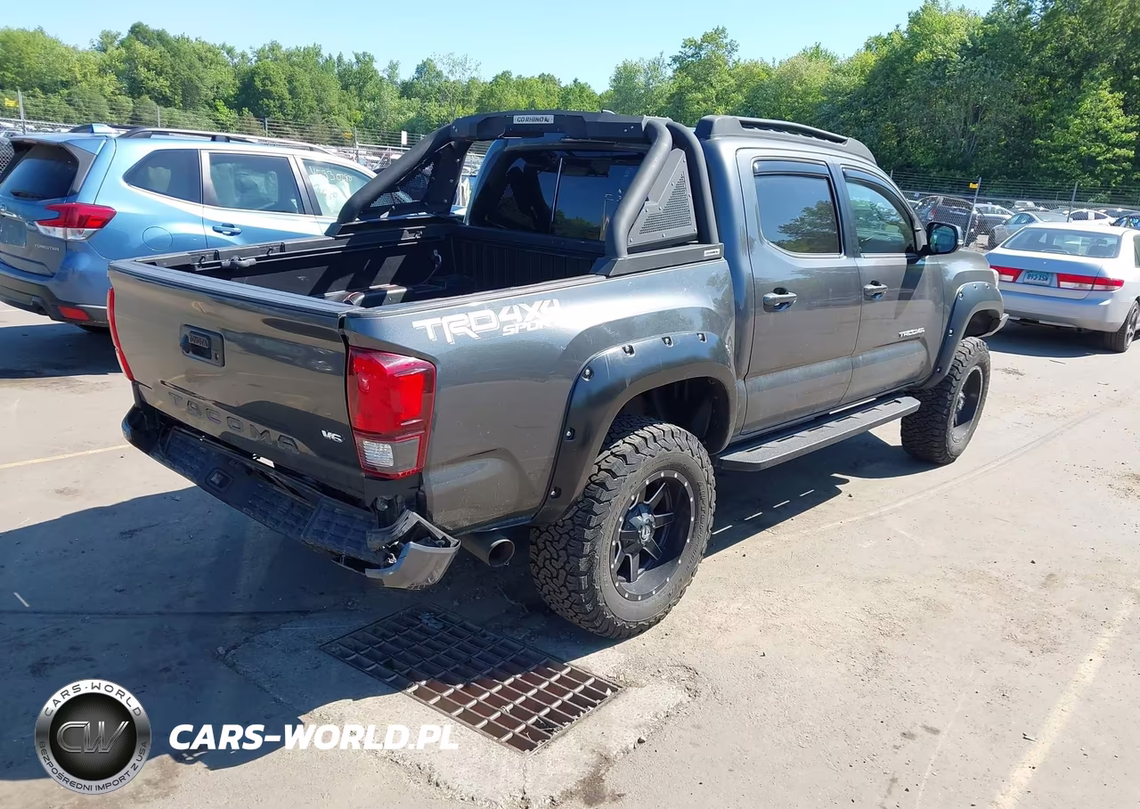2017 Toyota Tacoma Trd Sport VIN:3TMCZ5AN2HM044469 - 4