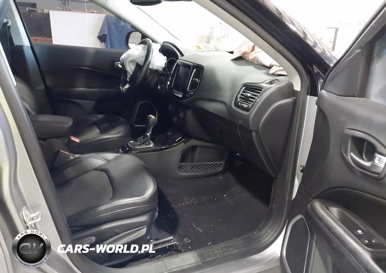 2019 Jeep Compass Altitude 4X4 VIN:3C4NJDBB1KT598775 - 5