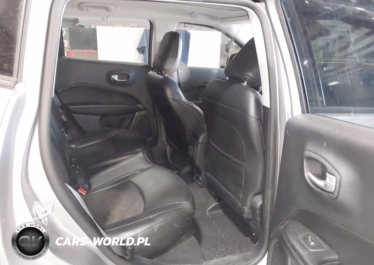2019 Jeep Compass Altitude 4X4 VIN:3C4NJDBB1KT598775 - 8