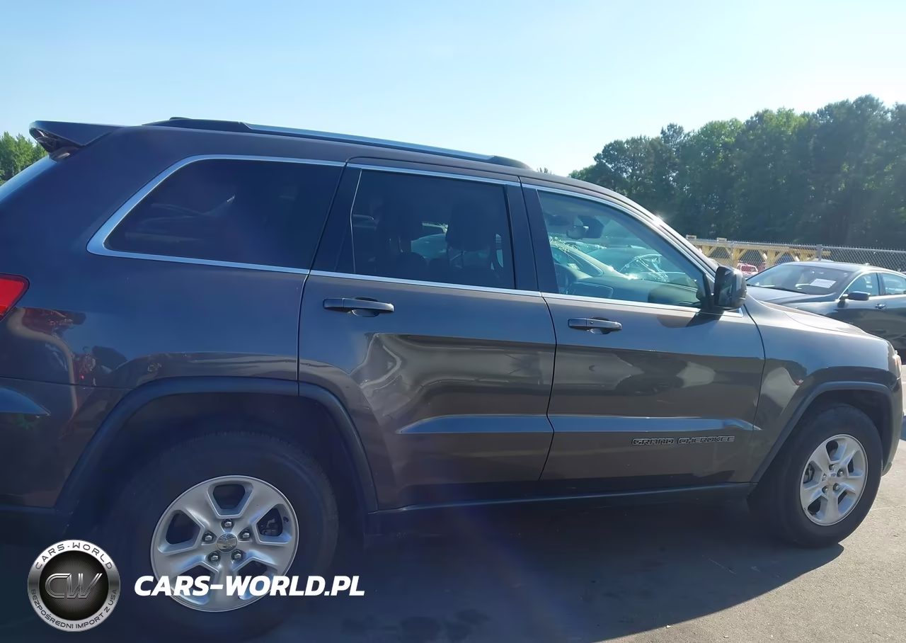 2017 Jeep Grand Cherokee Laredo 4X2 VIN:1C4RJEAG8HC845864 - 13