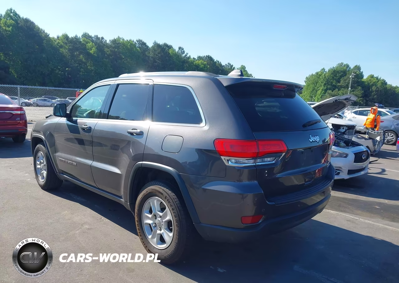 2017 Jeep Grand Cherokee Laredo 4X2 VIN:1C4RJEAG8HC845864 - 3