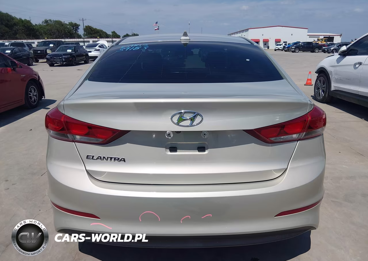 2018 Hyundai Elantra Sel VIN:5NPD84LF4JH322002 - 17