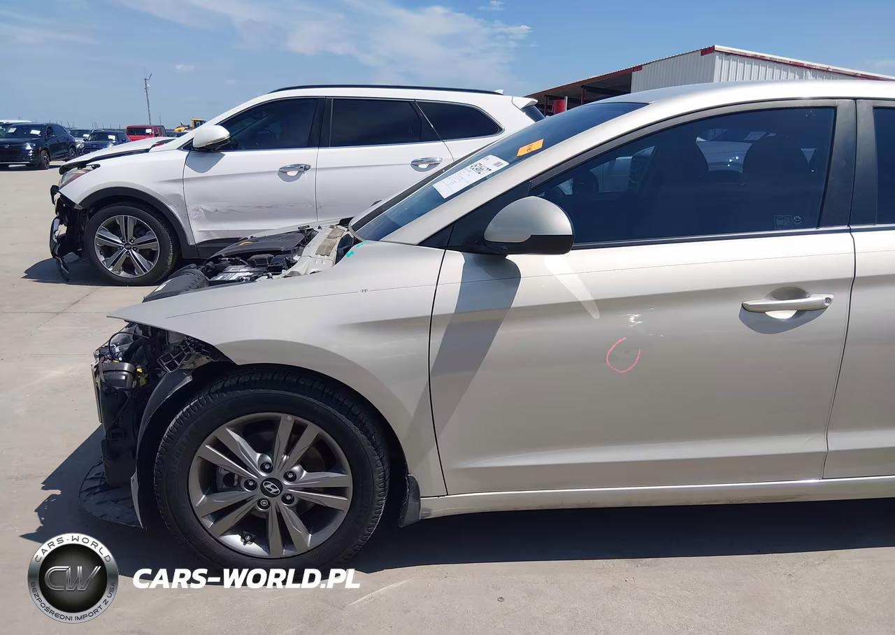 2018 Hyundai Elantra Sel VIN:5NPD84LF4JH322002 - 18