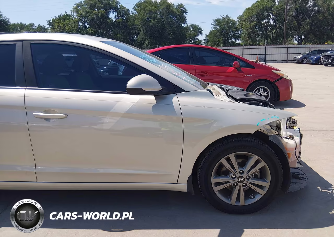 2018 Hyundai Elantra Sel VIN:5NPD84LF4JH322002 - 19