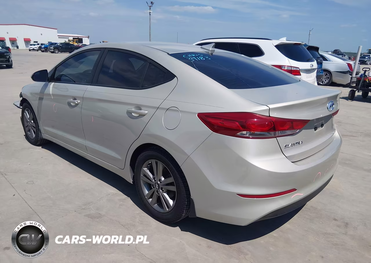 2018 Hyundai Elantra Sel VIN:5NPD84LF4JH322002 - 3
