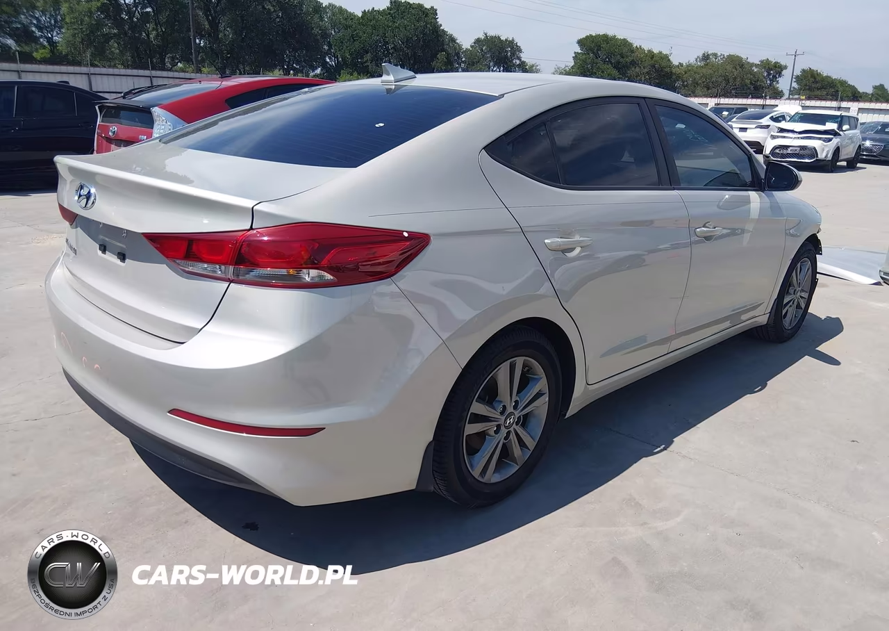 2018 Hyundai Elantra Sel VIN:5NPD84LF4JH322002 - 4