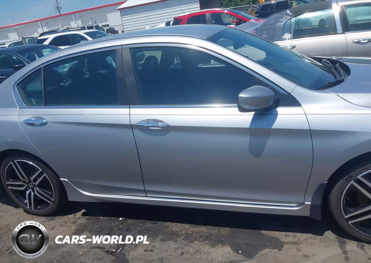 2017 Honda Accord Sport VIN:1HGCR2F57HA060429 - 13