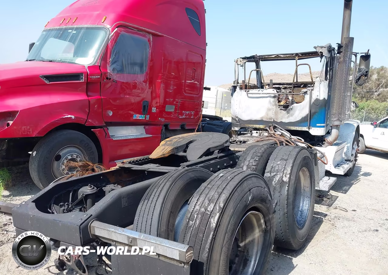 2018 Peterbilt 389 VIN:1XPXD49X7JD468911 - 4