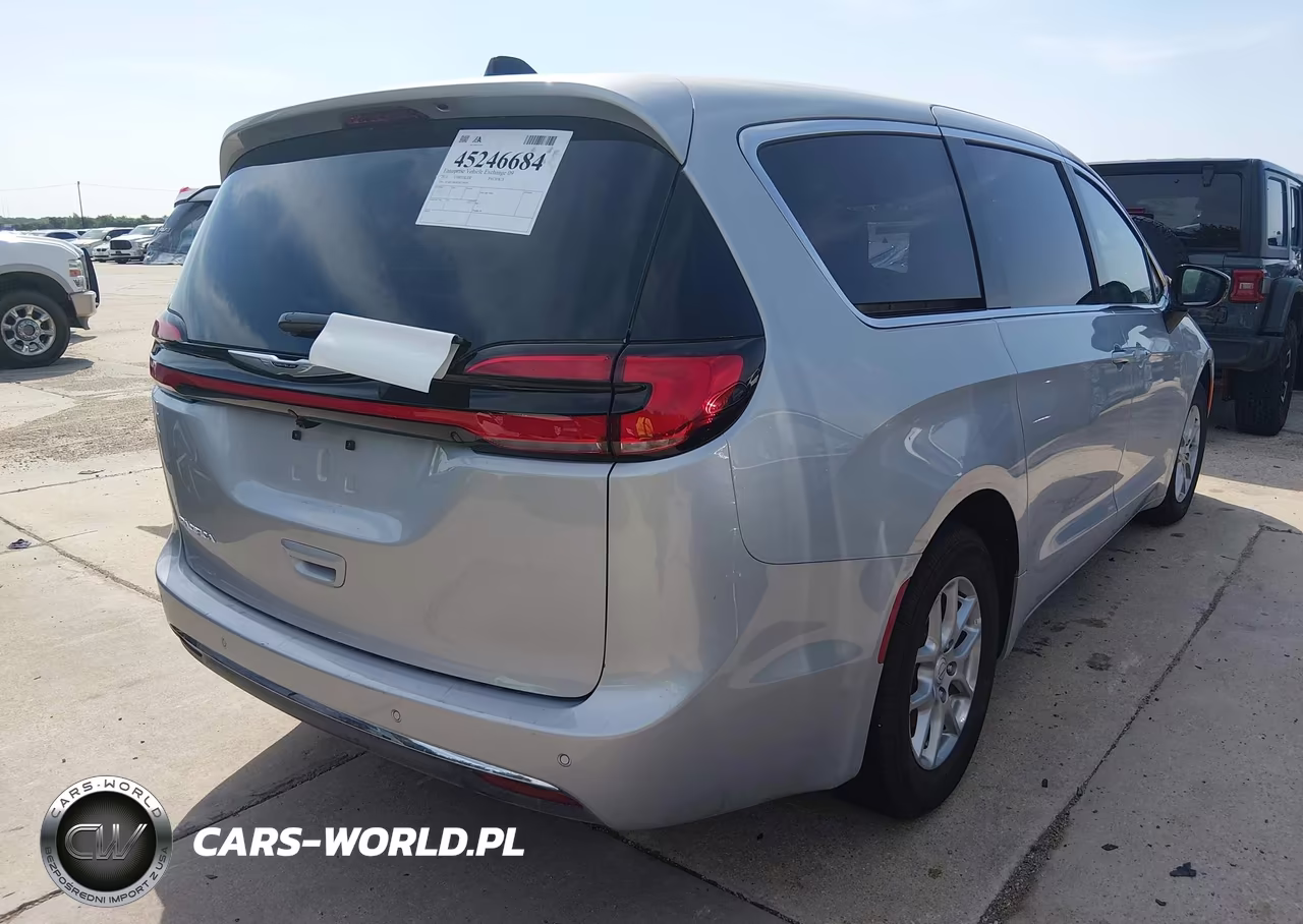 2026 Chrysler Pacifica Select VIN:2C4RC1BG8TR179459 - 4