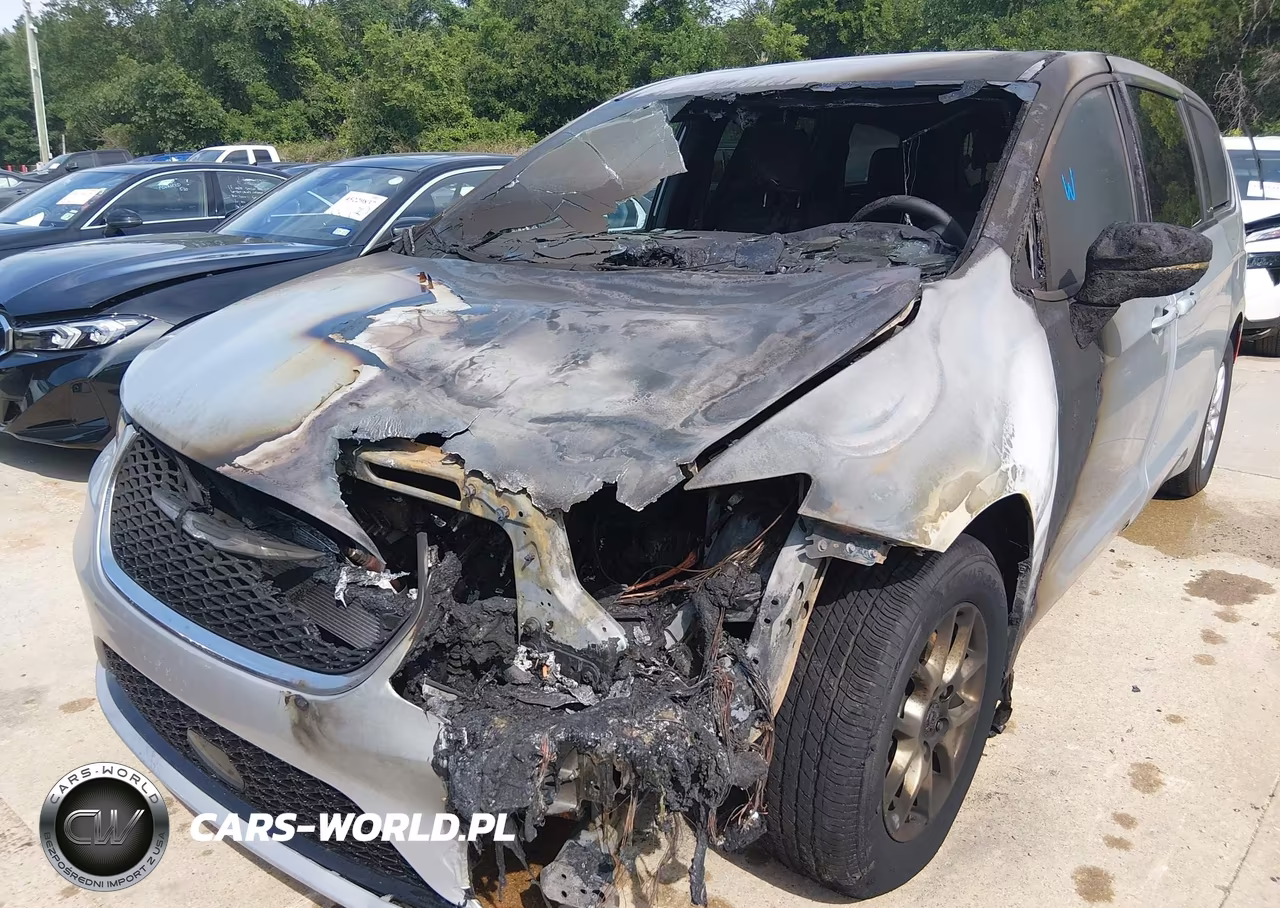 2026 Chrysler Pacifica Select VIN:2C4RC1BG8TR179459 - 6