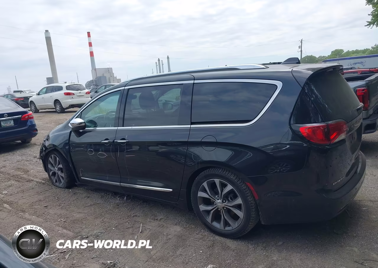 2017 Chrysler Pacifica Limited VIN:2C4RC1GG4HR504799 - 14
