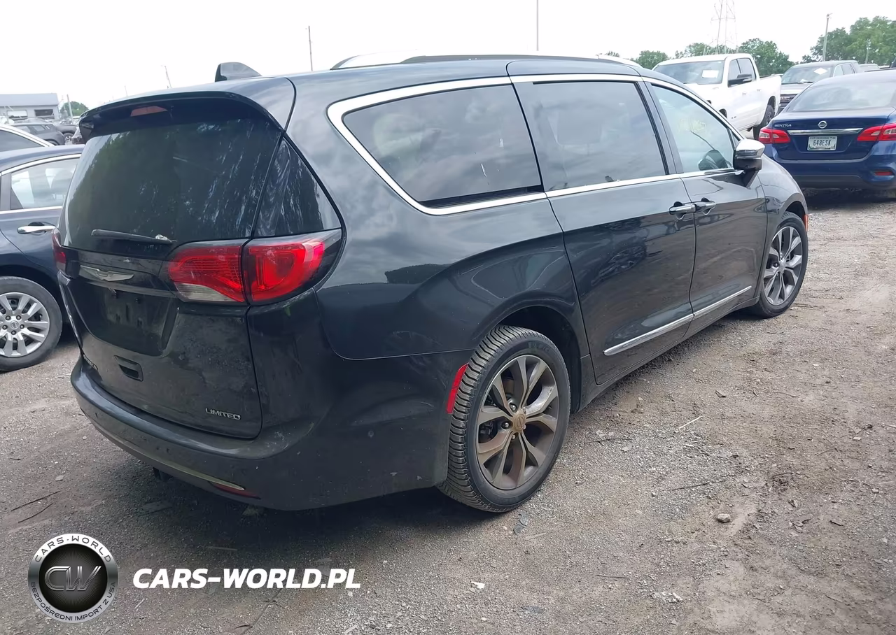 2017 Chrysler Pacifica Limited VIN:2C4RC1GG4HR504799 - 4