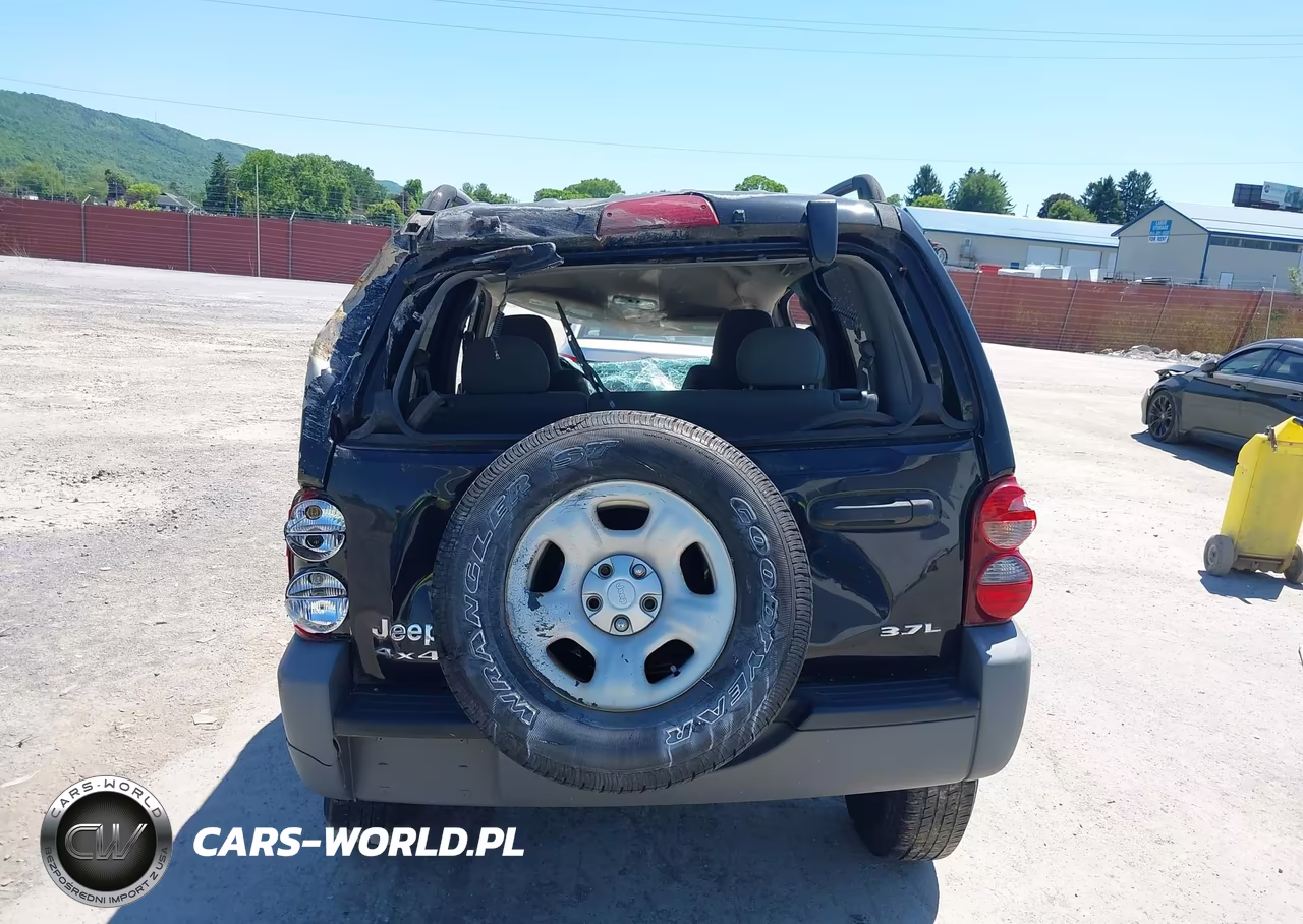 2005 Jeep Liberty Sport VIN:1J4GL48K15W570185 - 16