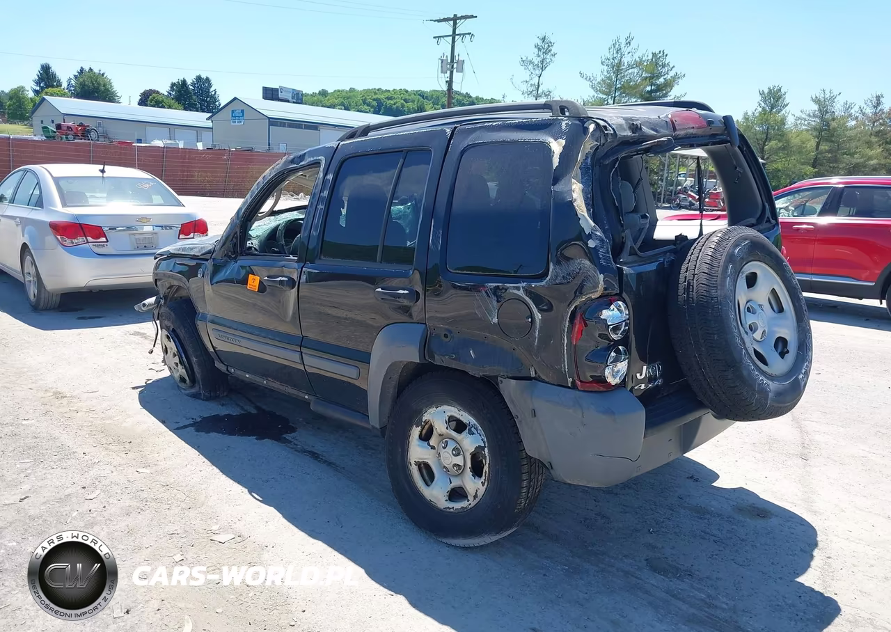 2005 Jeep Liberty Sport VIN:1J4GL48K15W570185 - 3