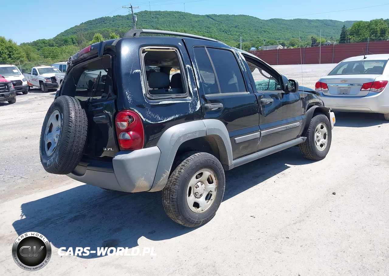 2005 Jeep Liberty Sport VIN:1J4GL48K15W570185 - 4