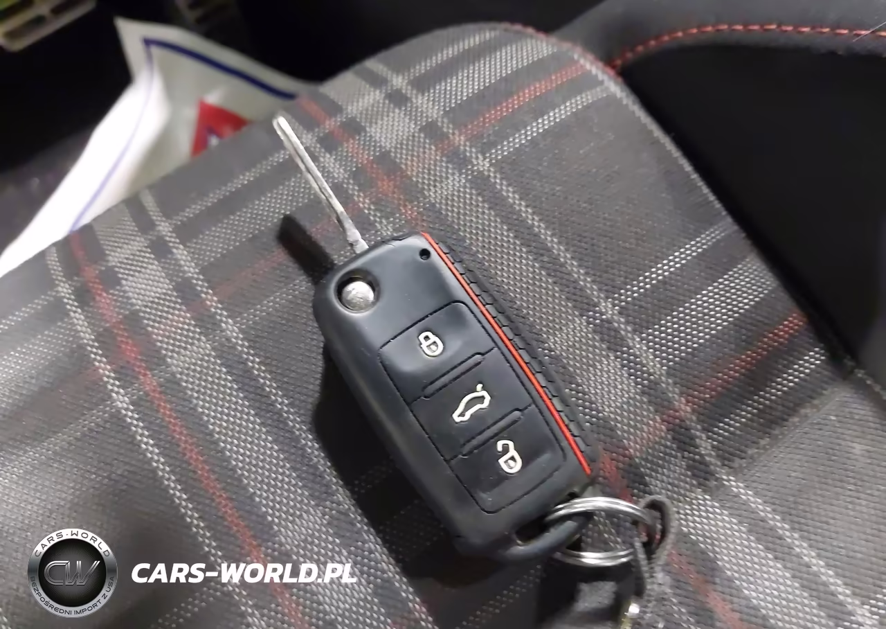 2010 Volkswagen Gti 2-Door VIN:WVWFD7AJ0AW239755 - 11