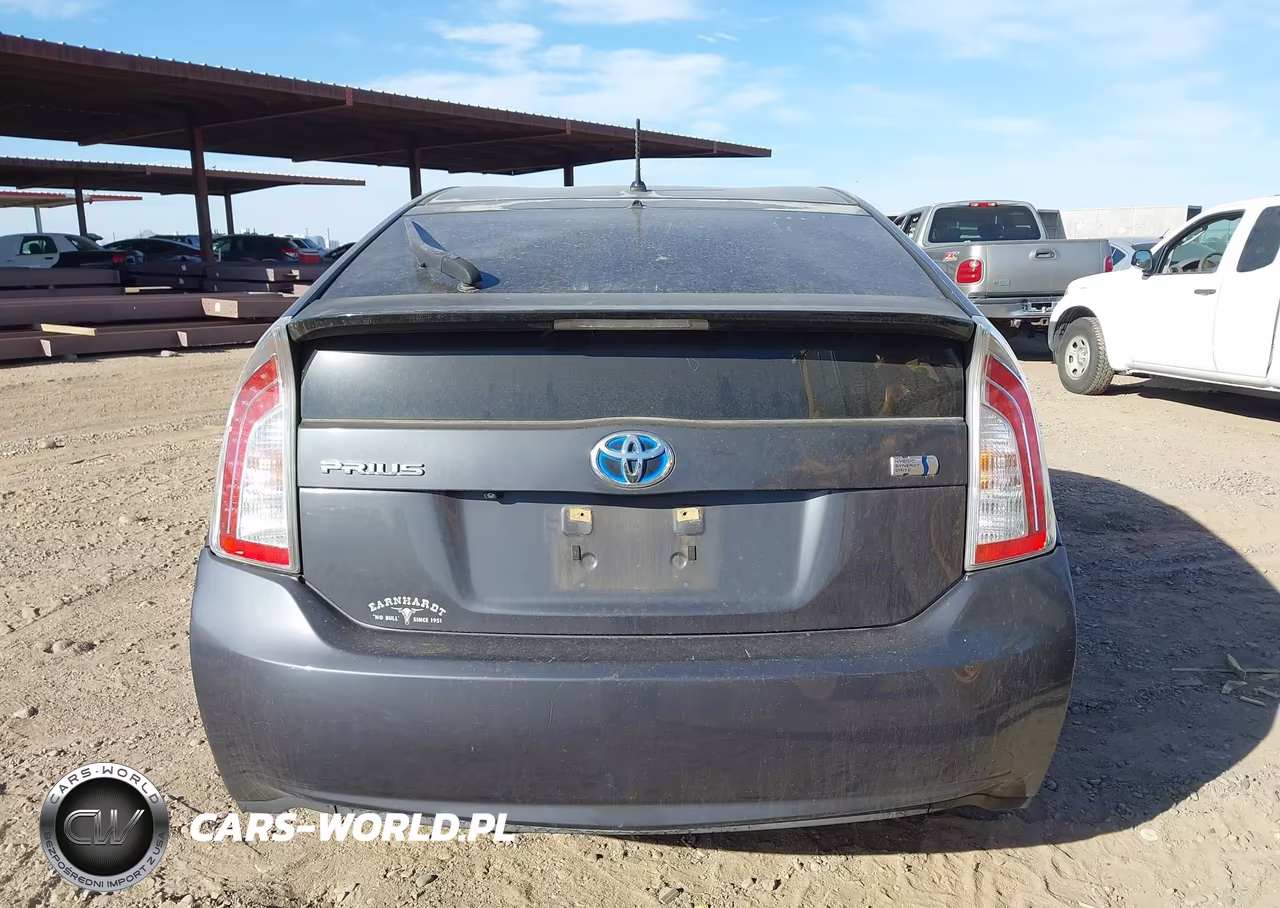 2015 Toyota Prius Two VIN:JTDKN3DU8F1889125 - 16