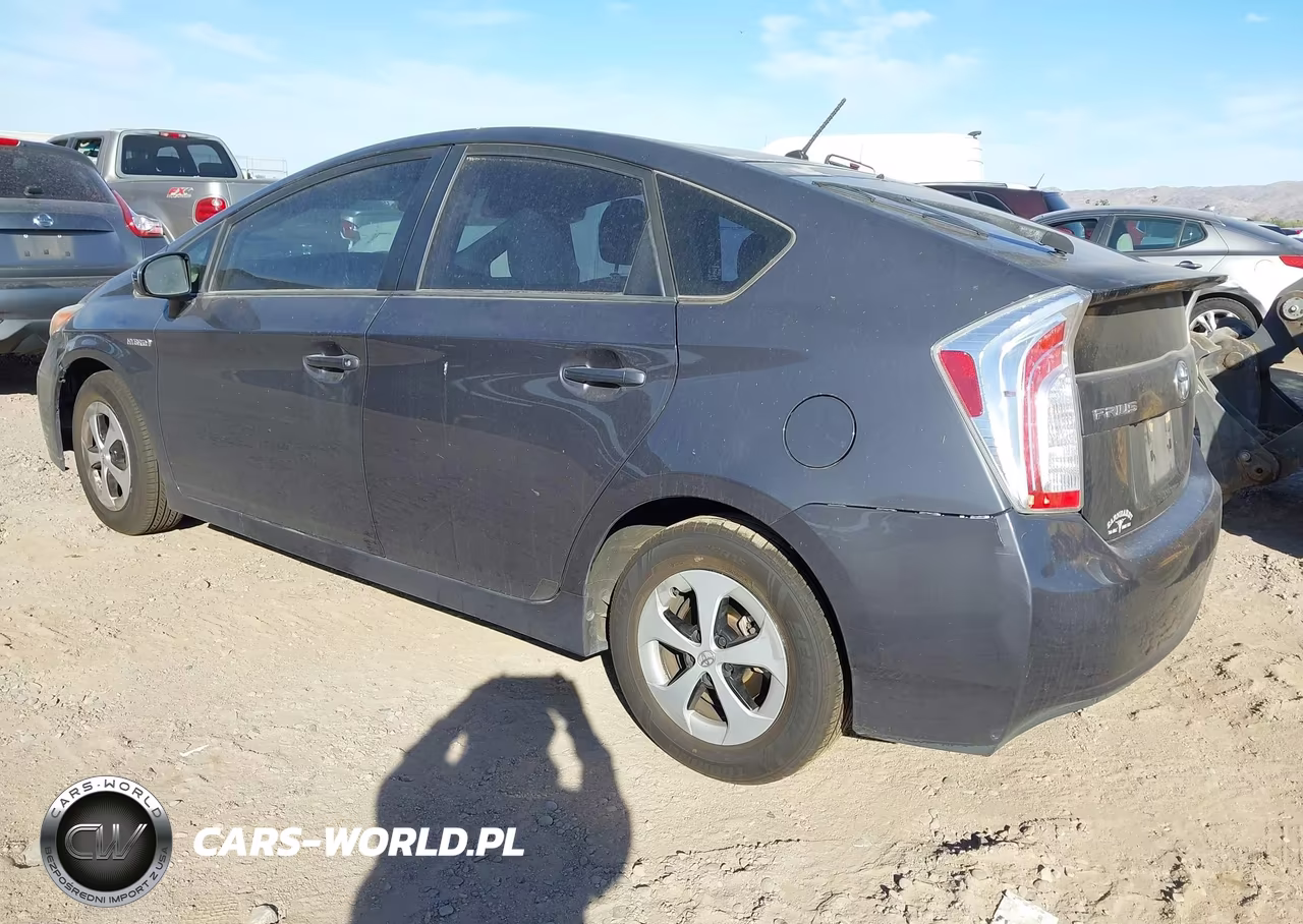 2015 Toyota Prius Two VIN:JTDKN3DU8F1889125 - 3