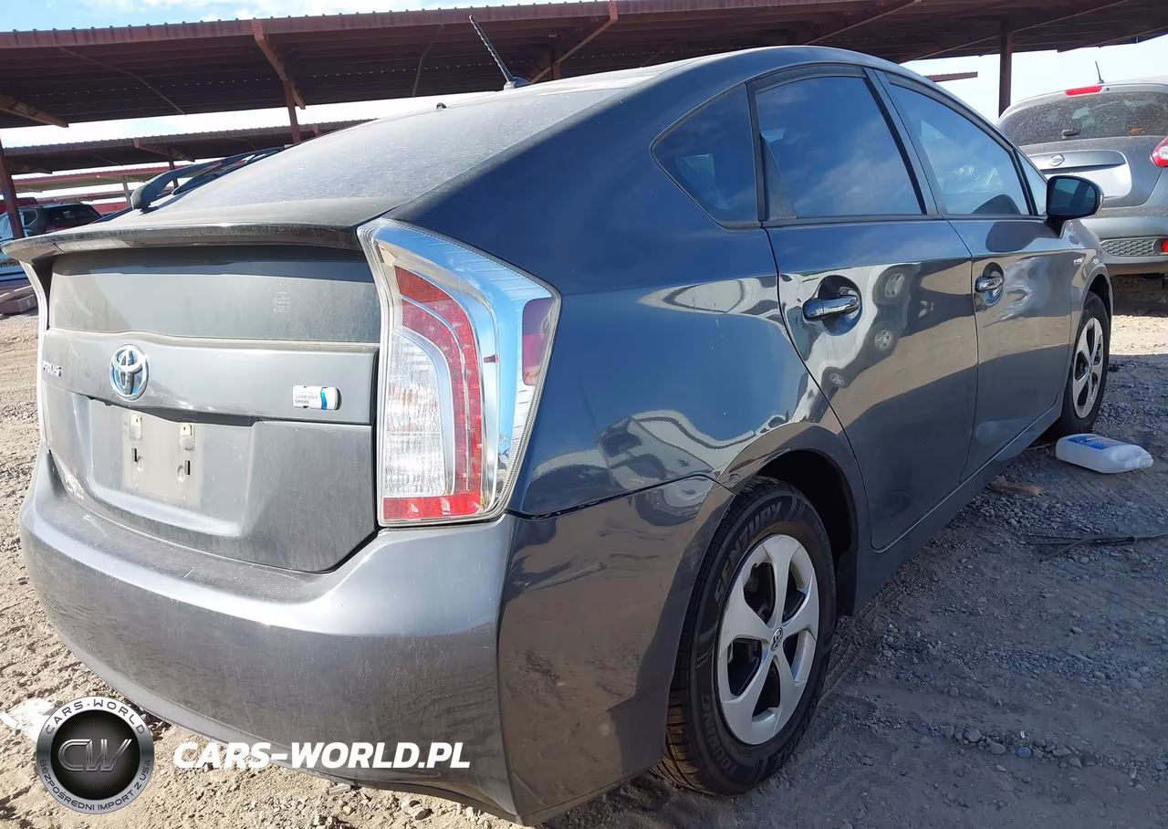 2015 Toyota Prius Two VIN:JTDKN3DU8F1889125 - 4