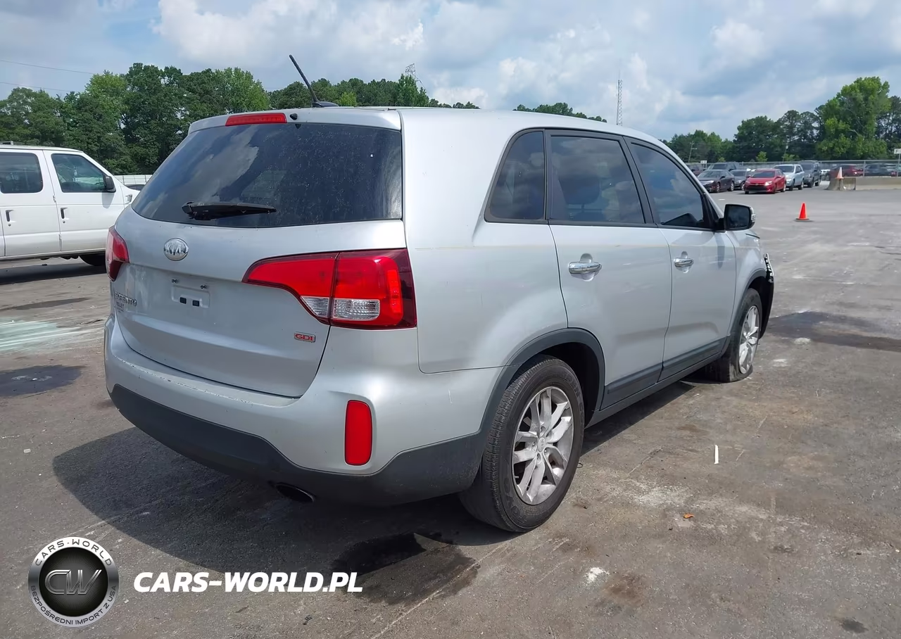 2014 Kia Sorento Lx VIN:5XYKT4A67EG425789 - 4