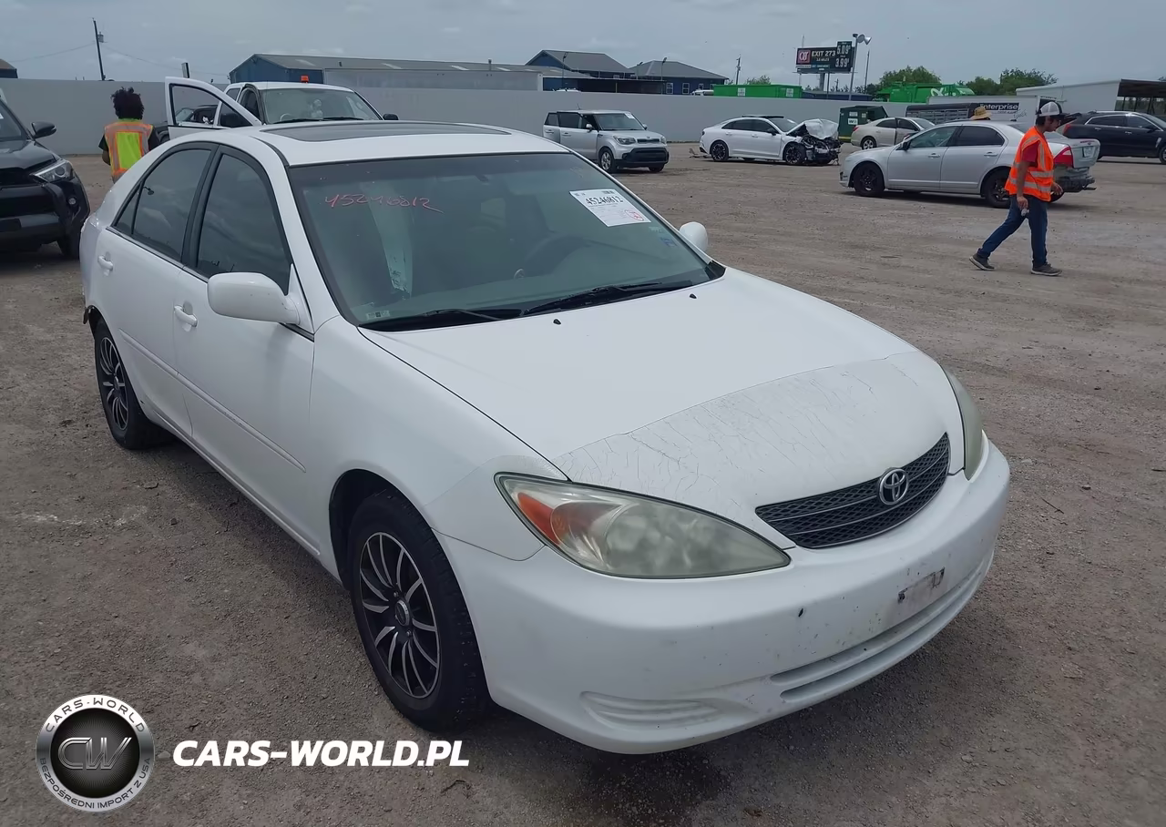 2004 Toyota Camry Le V6 – zdjęcie 1 z 12