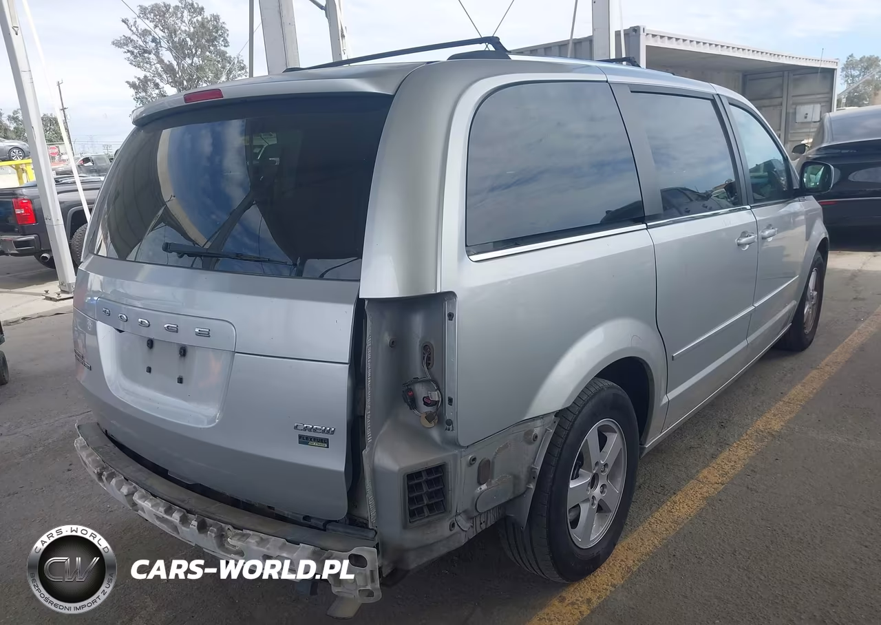 2011 Dodge Grand Caravan Crew VIN:2D4RN5DG1BR662596 - 4