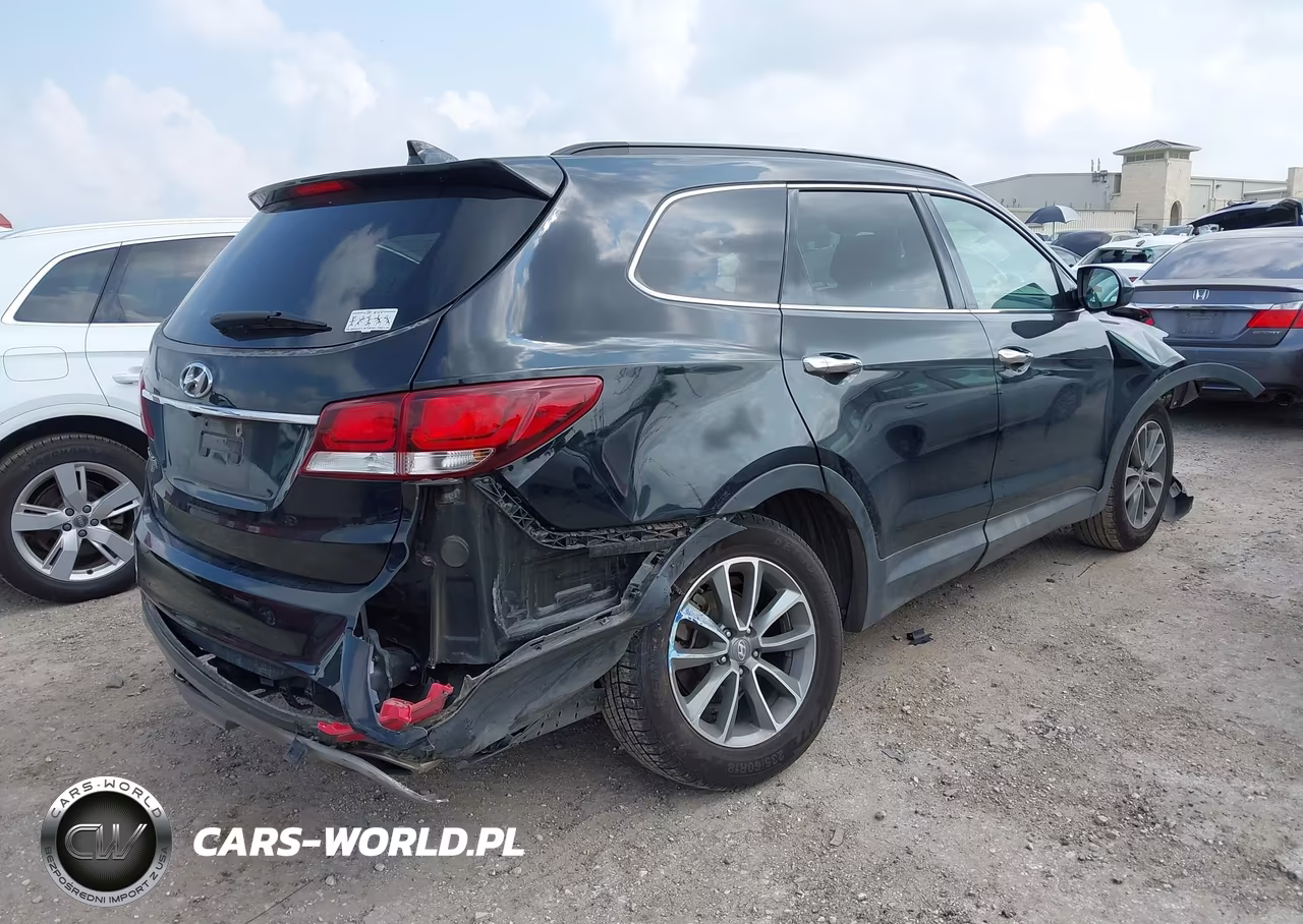 2018 Hyundai Santa Fe Se VIN:KM8SM4HF6JU282261 - 4