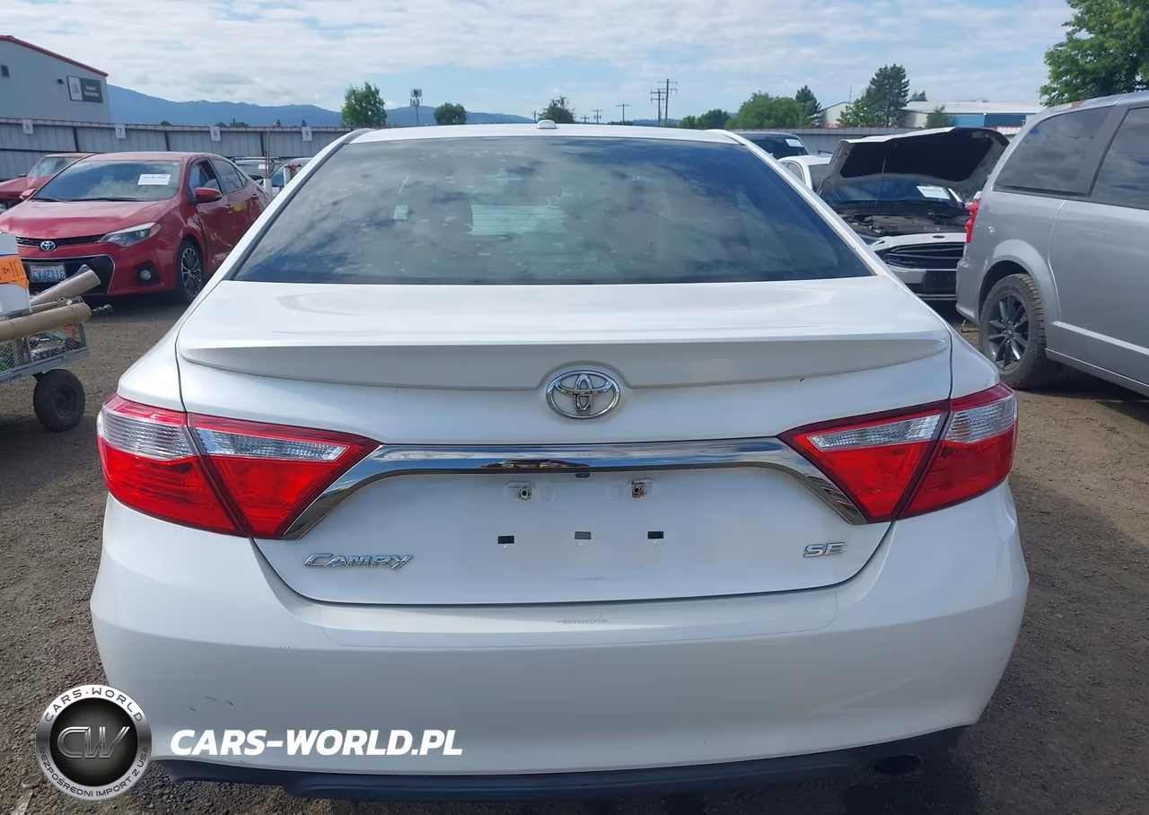 2015 Toyota Camry Se VIN:4T1BF1FK3FU056176 - 17