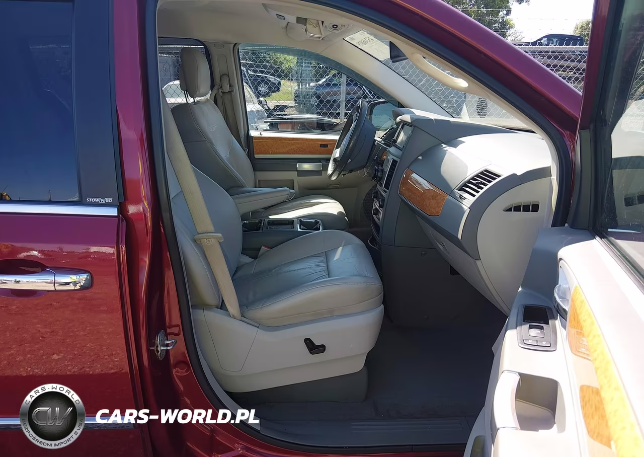 2010 Chrysler Town & Country New Limited VIN:2A4RR7DX8AR438957 - 5