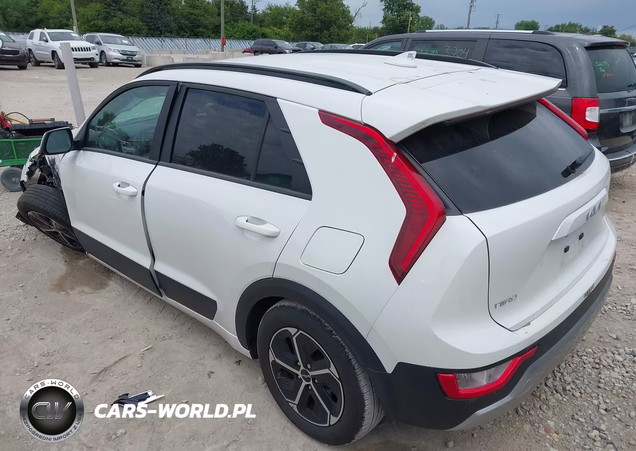 2025 Kia Niro Lx VIN:KNDCP3LE9S5231759 - 3