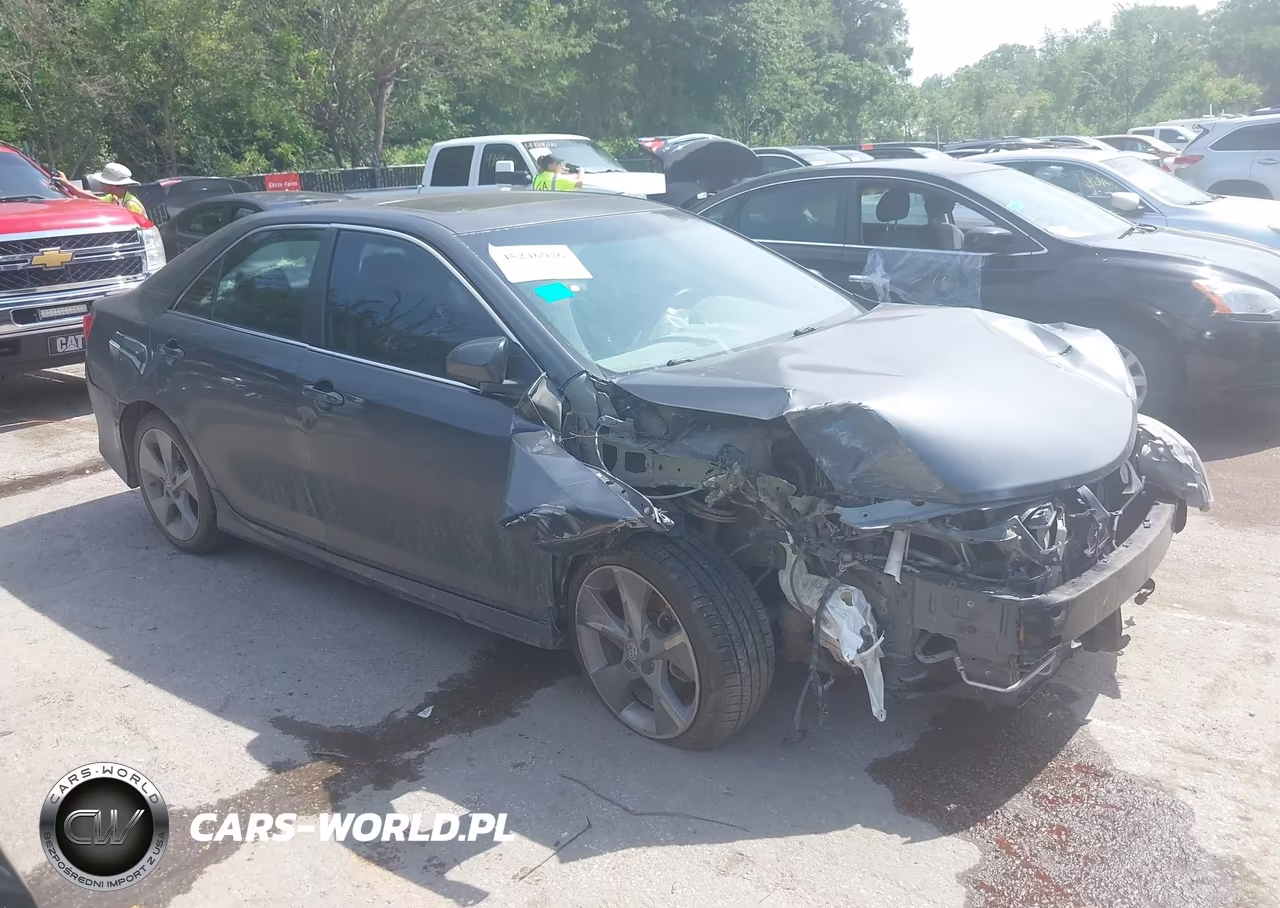 2012 Toyota Camry Se V6 – zdjęcie 1 z 16