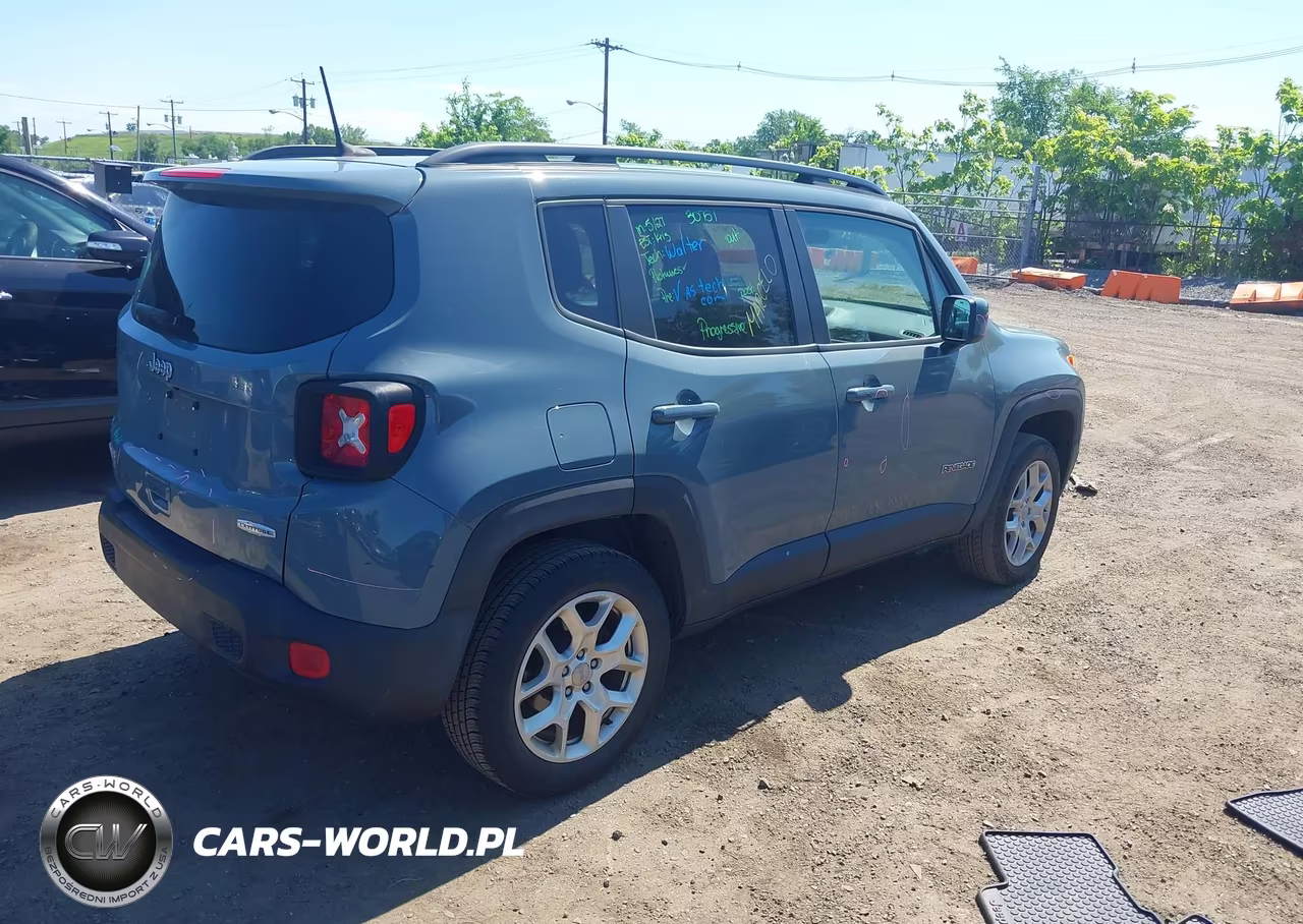 2018 Jeep Renegade Latitude 4X4 VIN:ZACCJBBB5JPH52115 - 4