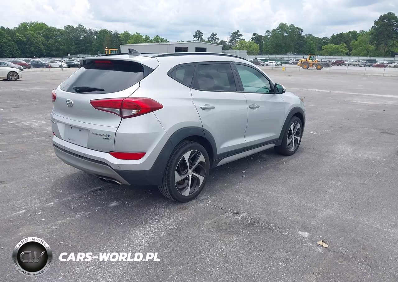 2018 Hyundai Tucson Value VIN:KM8J3CA25JU810694 - 4