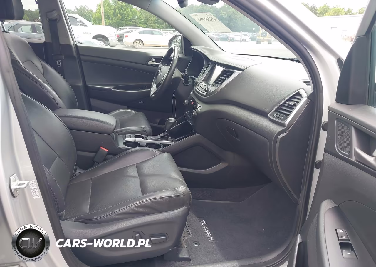 2018 Hyundai Tucson Value VIN:KM8J3CA25JU810694 - 5