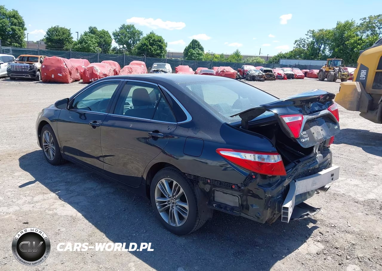 2015 Toyota Camry Se VIN:4T1BF1FK8FU100933 - 3