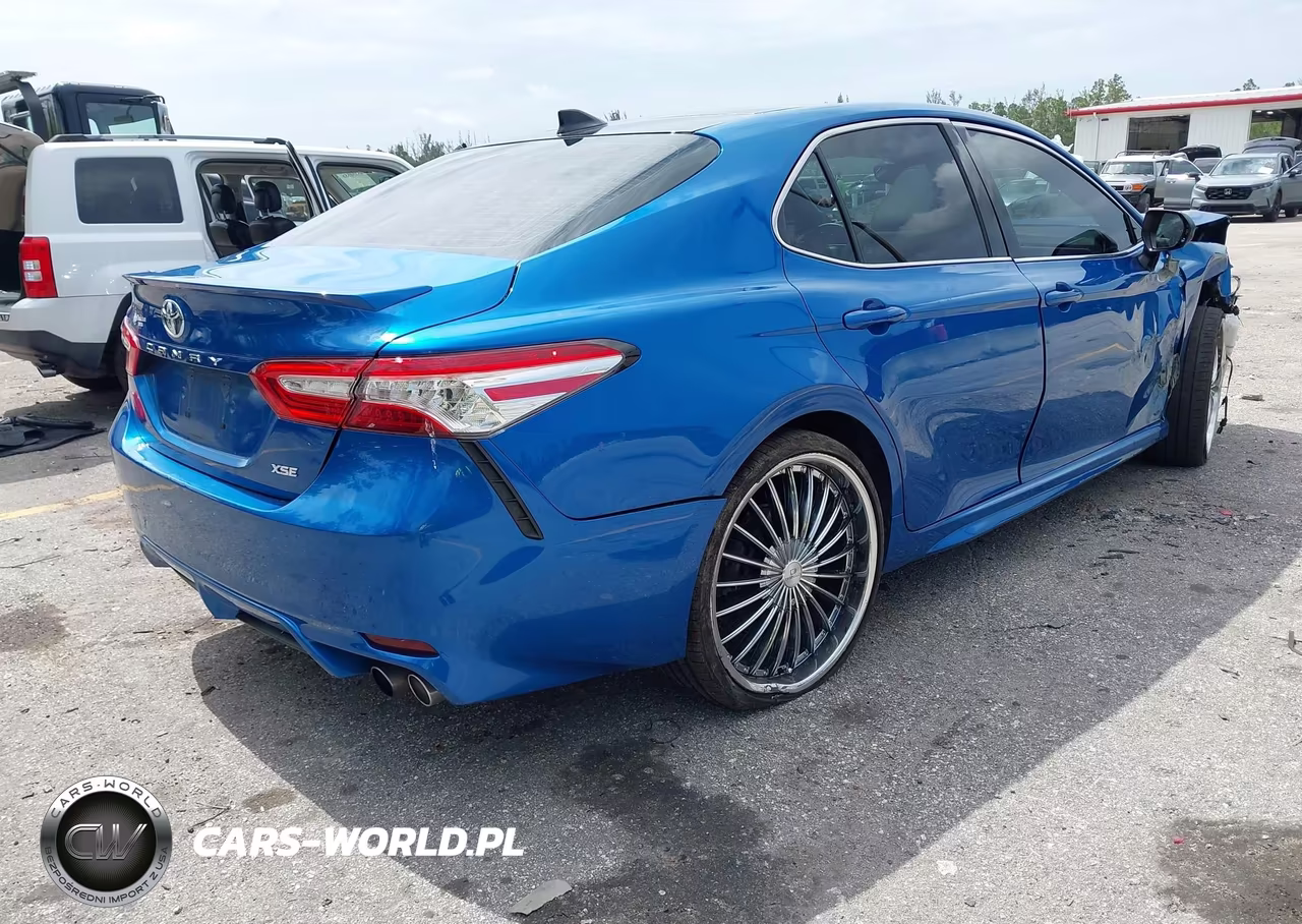 2020 Toyota Camry Xse VIN:4T1K61AKXLU401772 - 4