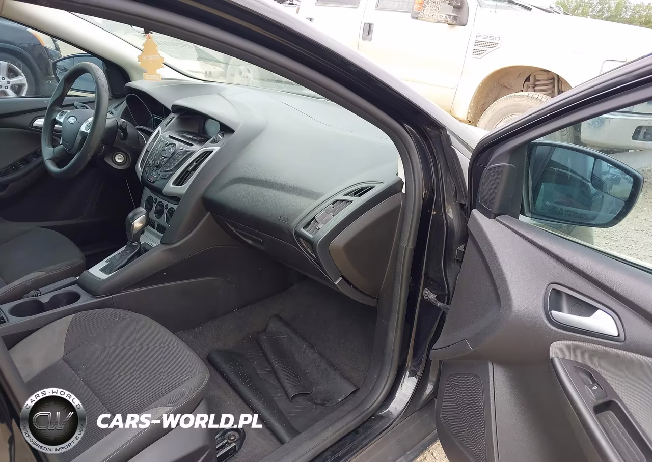 2013 Ford Focus Se VIN:1FADP3F22DL324410 - 5