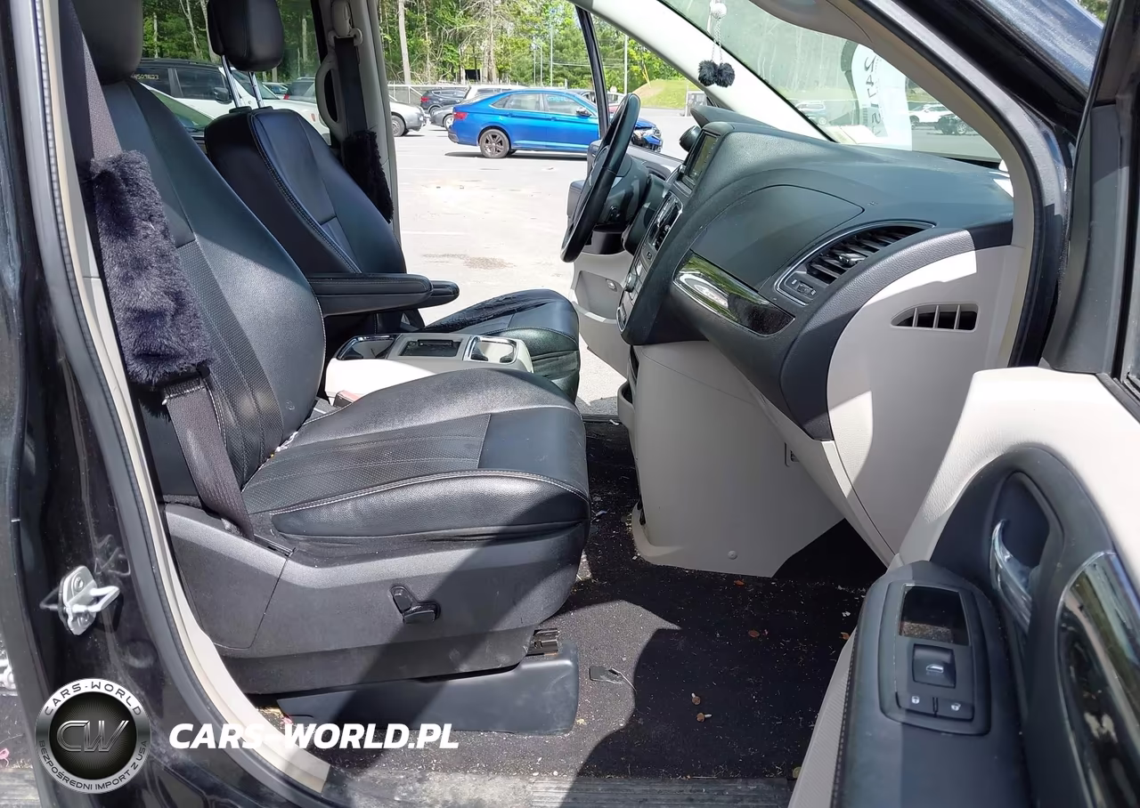 2013 Chrysler Town & Country Touring-L VIN:2C4RC1CG8DR801655 - 5