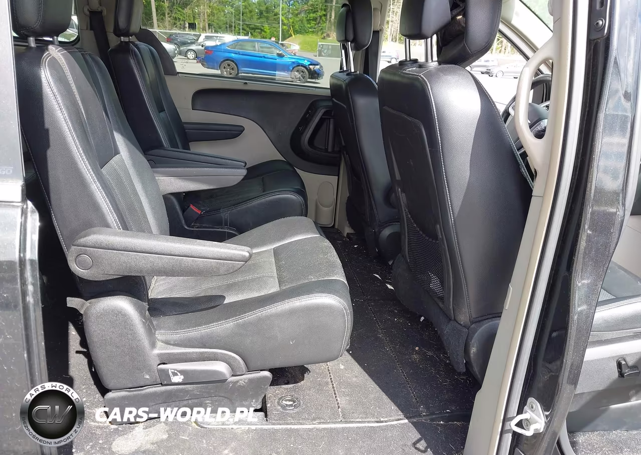 2013 Chrysler Town & Country Touring-L VIN:2C4RC1CG8DR801655 - 8