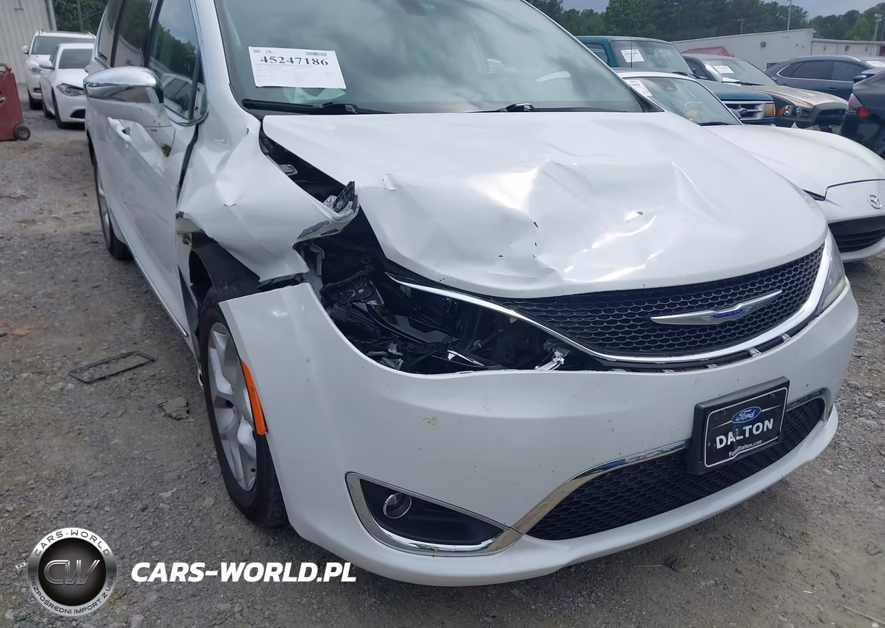 2020 Chrysler Pacifica Limited VIN:2C4RC1GG9LR272676 - 6