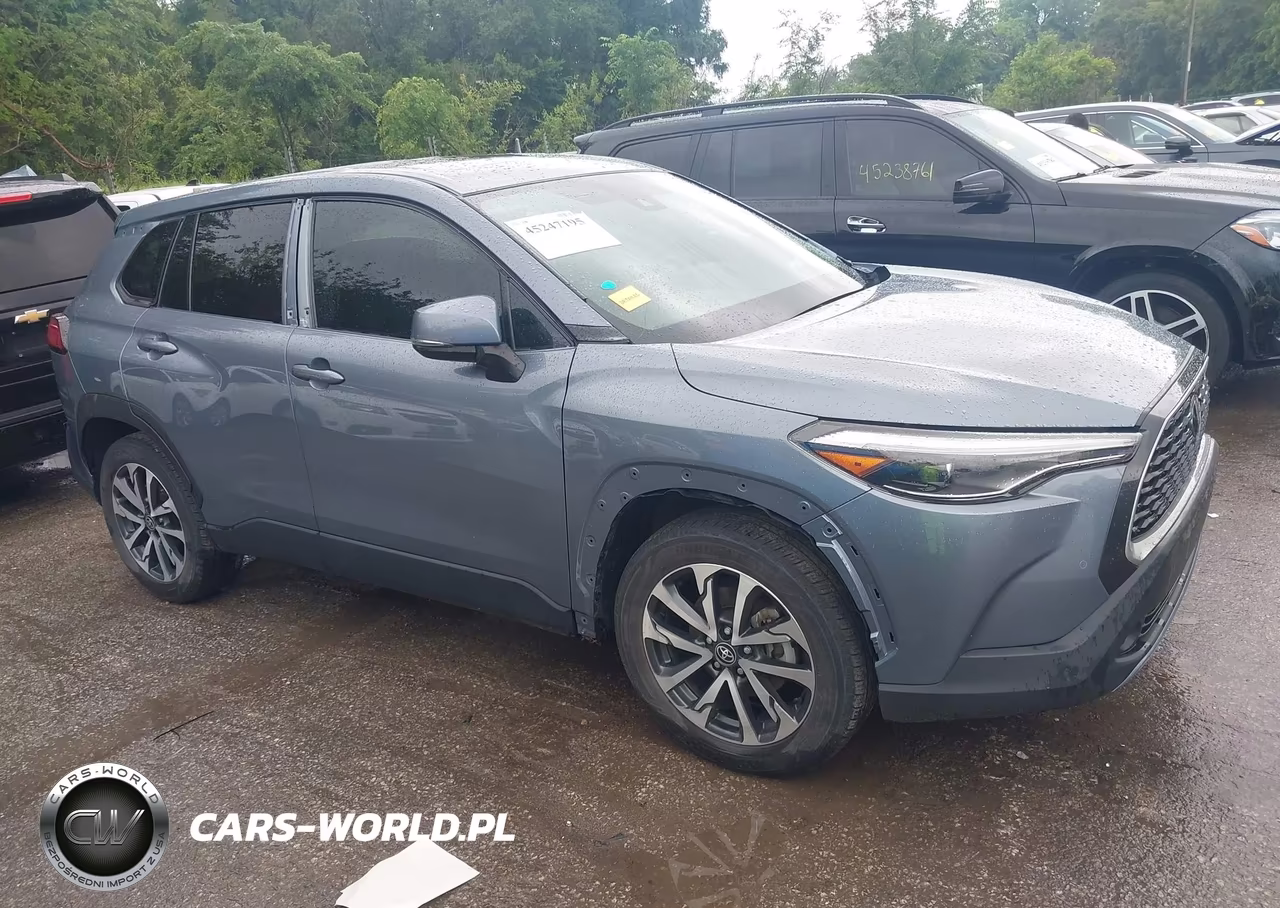 2022 Toyota Corolla Cross Xle – zdjęcie 1 z 17