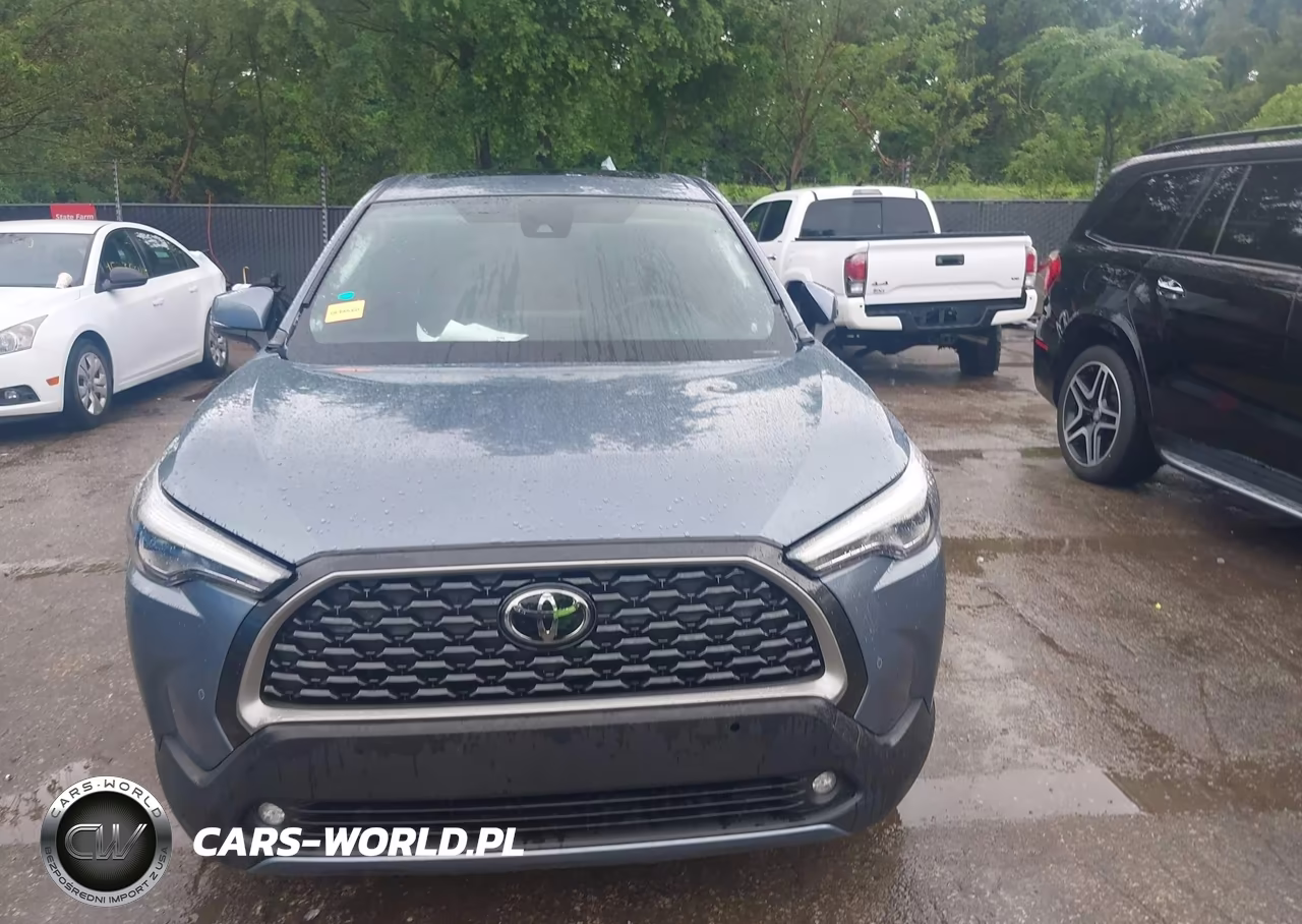 2022 Toyota Corolla Cross Xle VIN:7MUDAABG7NV036065 - 13