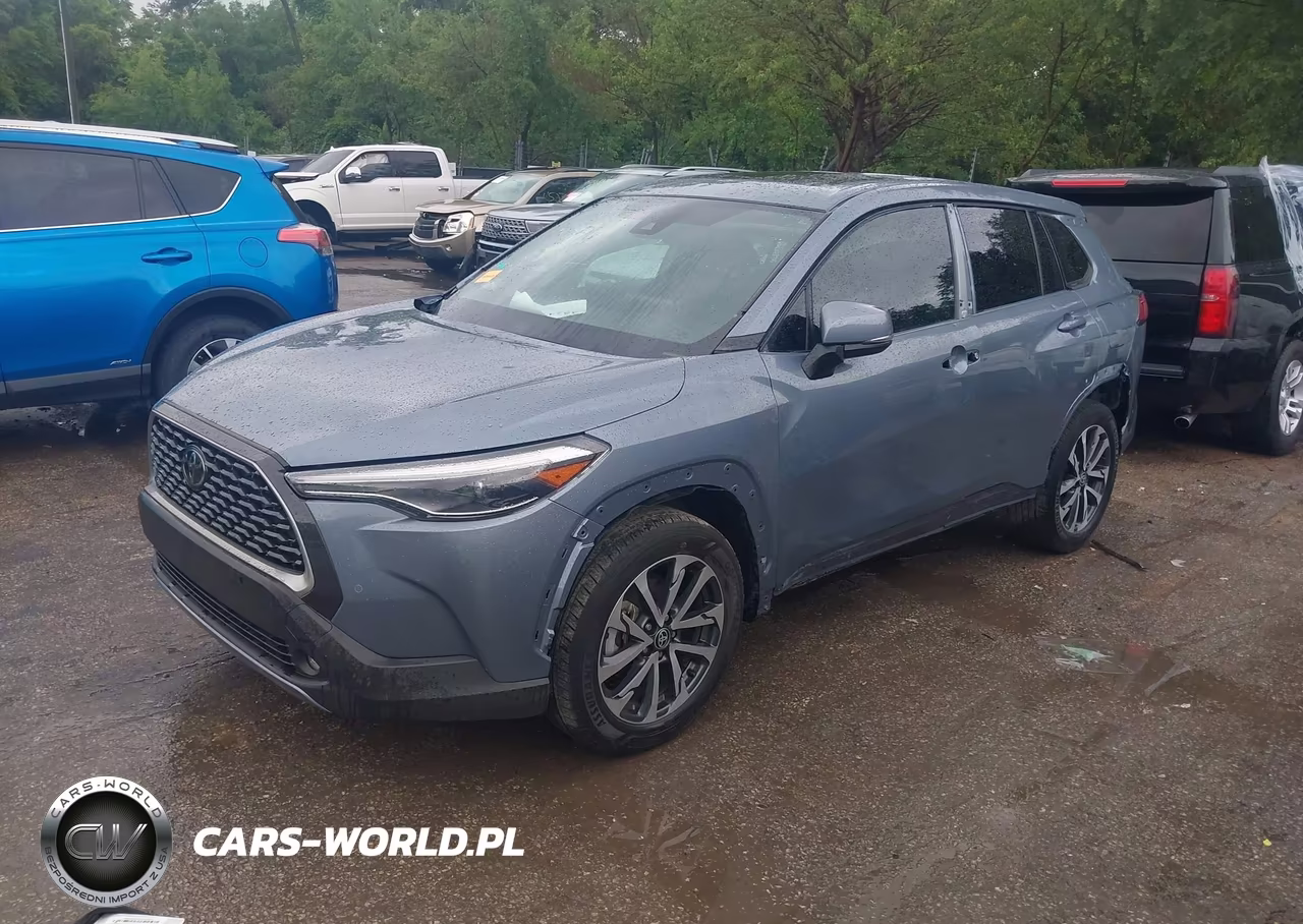 2022 Toyota Corolla Cross Xle VIN:7MUDAABG7NV036065 - 2