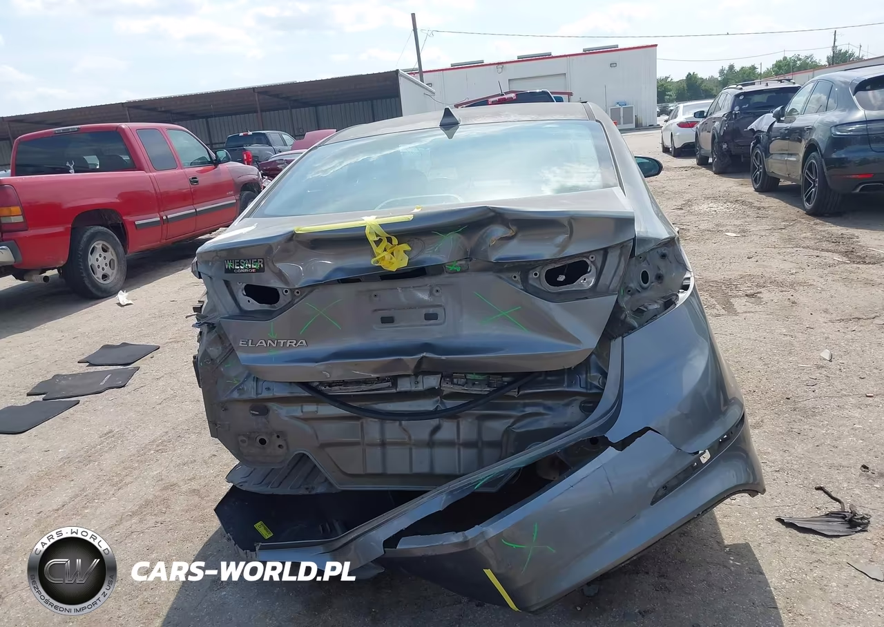 2018 Hyundai Elantra Value Edition VIN:5NPD84LF8JH252648 - 16