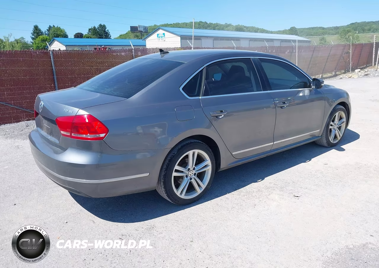 2013 Volkswagen Passat 2.0L Tdi Se VIN:1VWBN7A30DC048983 - 4