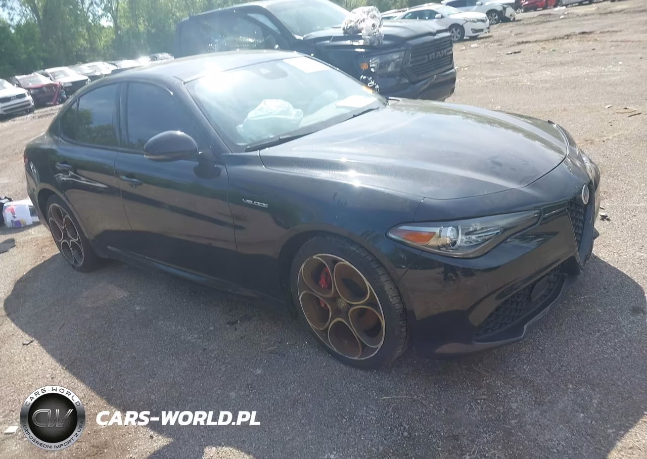 2022 Alfa Romeo Giulia Veloce Awd – zdjęcie 1 z 16