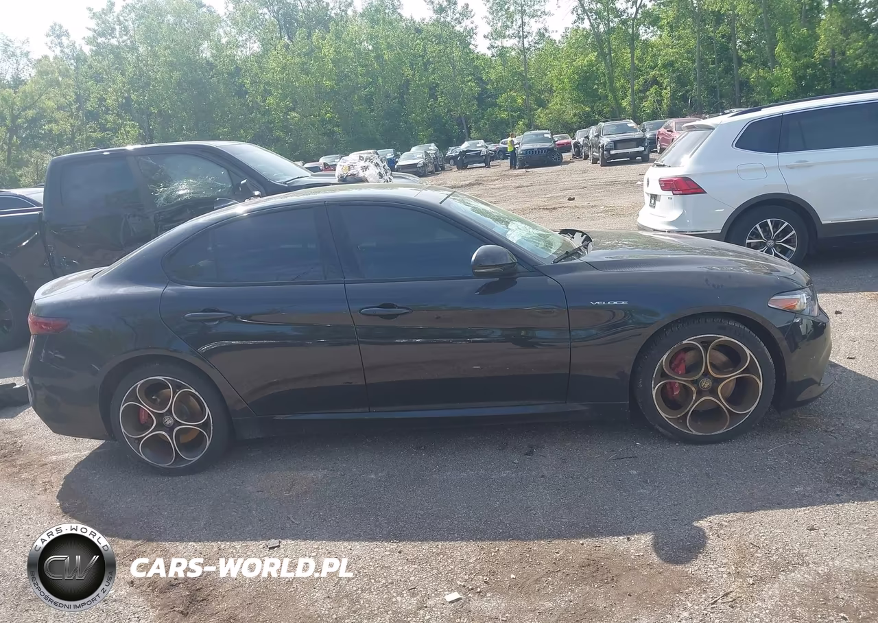 2022 Alfa Romeo Giulia Veloce Awd VIN:ZARFANBN0N7665322 - 13