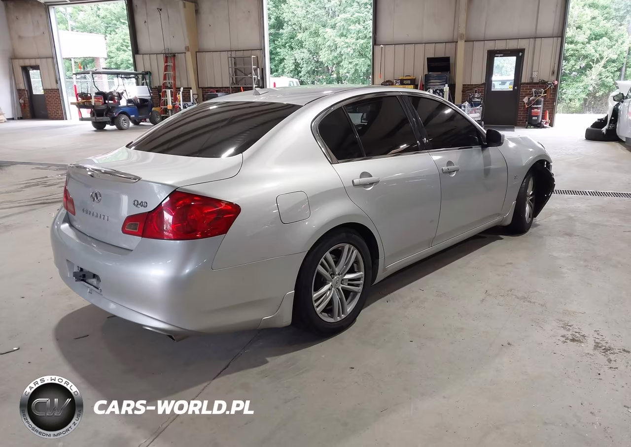 2015 Infiniti Q40 VIN:JN1CV6AP2FM502722 - 4