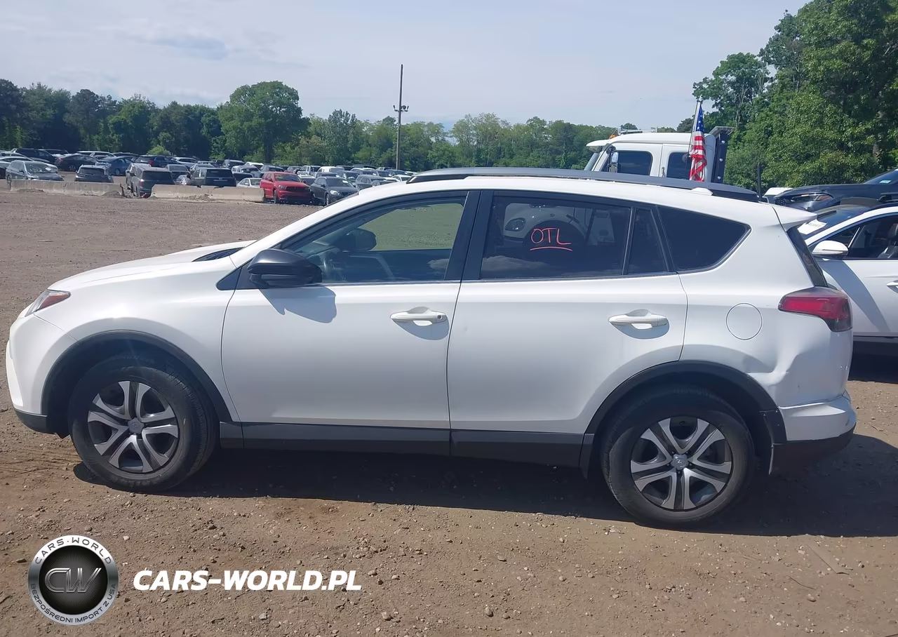 2018 Toyota Rav4 Le VIN:JTMBFREV8JJ724319 - 14